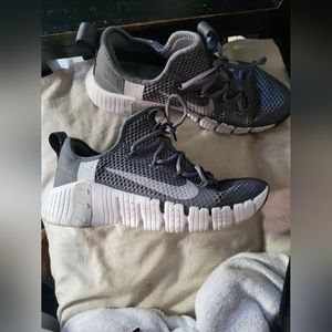 NIKE METCOM Men's size 7.5 Women's 9